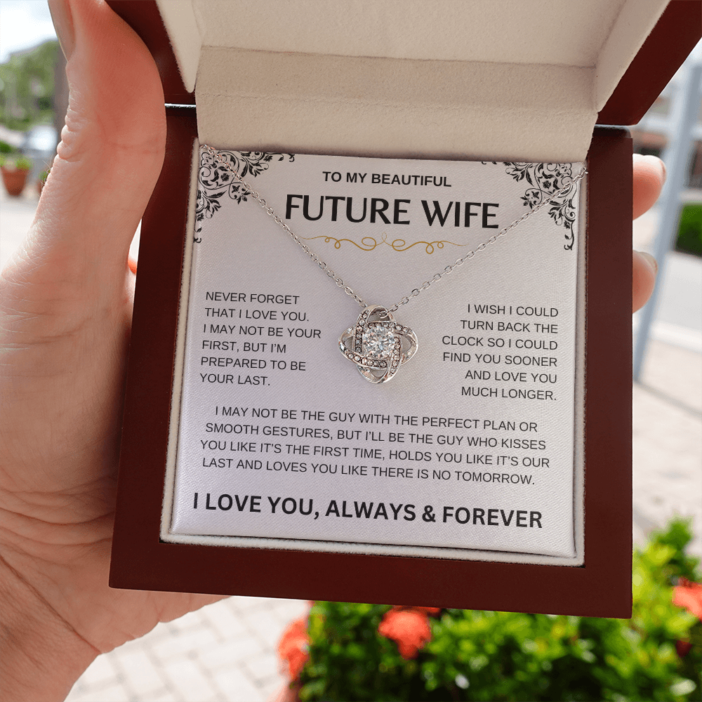 Future Wife | Love Knots Necklace | Corner Flower